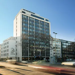 https://me-and-all-hotel-duesseldorf.dusseldorf-hotel.net