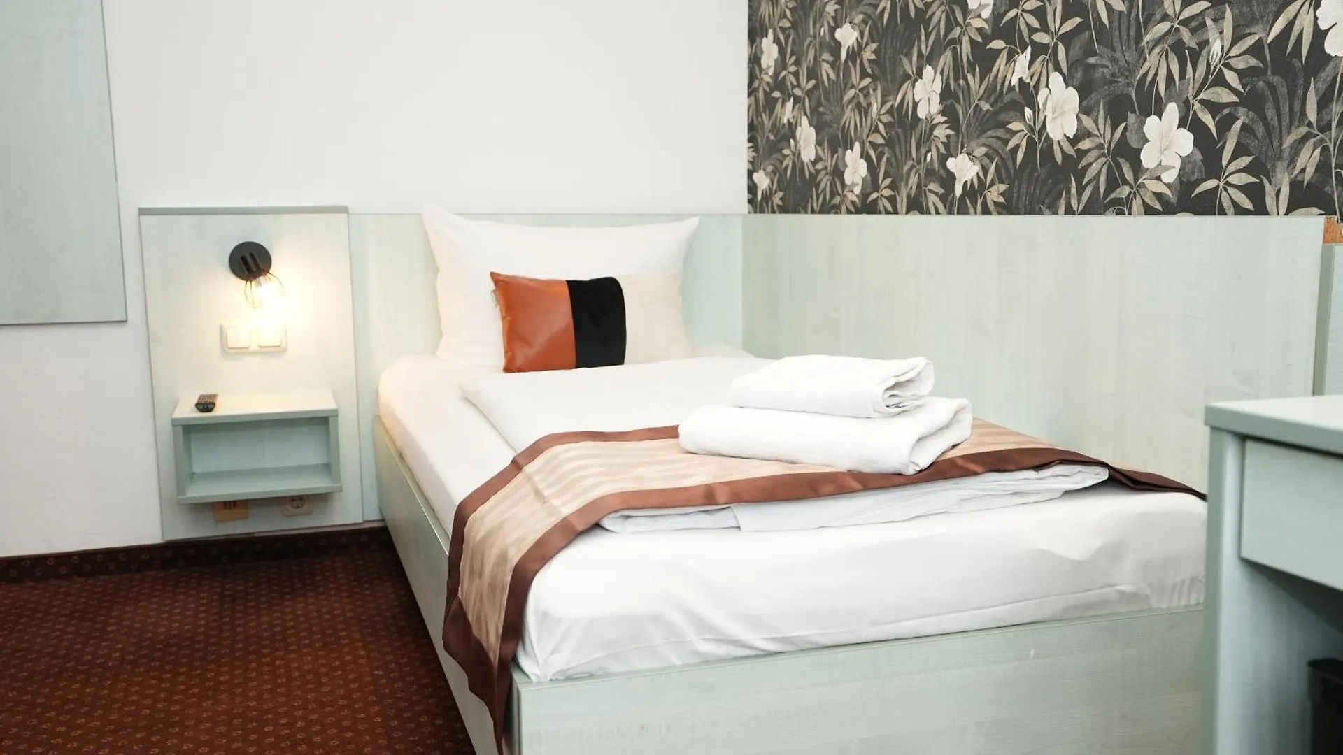 ***  Hotel Attache An Der Messe Frankfurt am Main Germany
