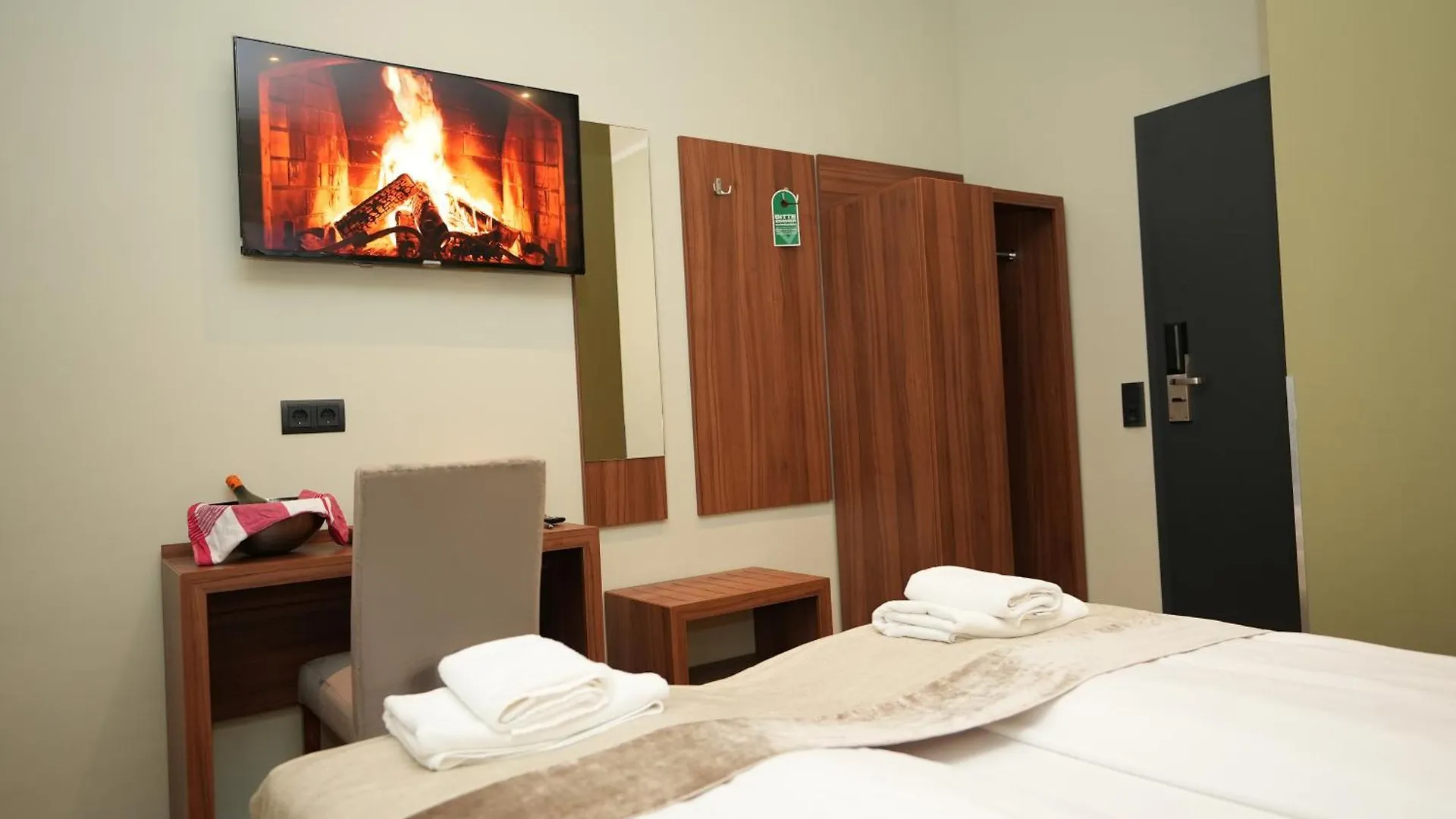 Hotel Attache An Der Messe Frankfurt am Main 3*,  Germany