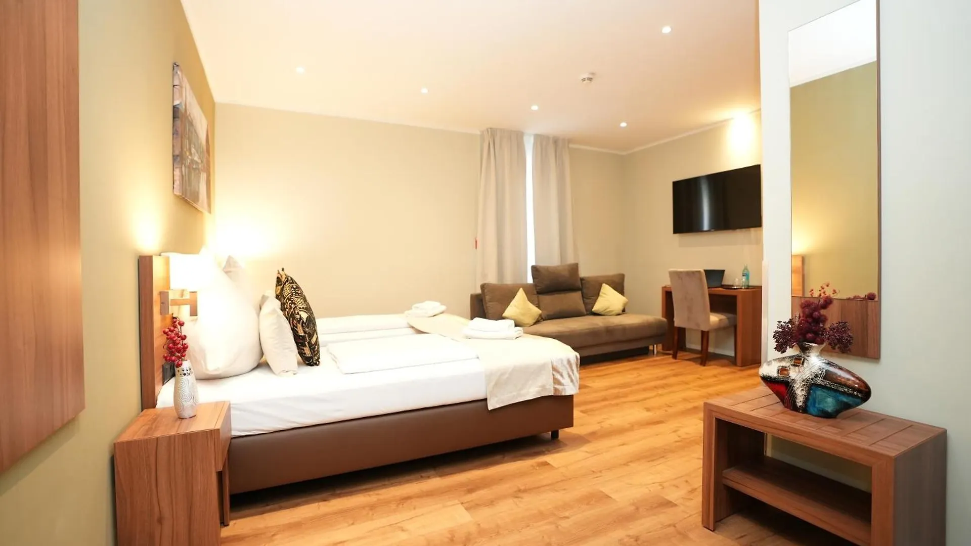 Hotel Attache An Der Messe Frankfurt am Main 3*,